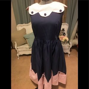 Unique vintage scalloped dress 2x
